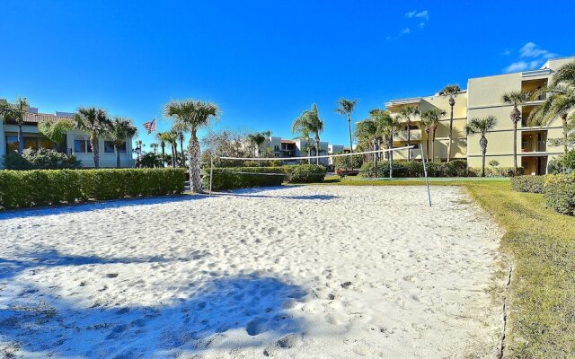 Land's End 204 Building 9 Beachfront Condo / Updated / Gated
