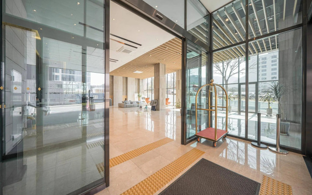 ACT Hotel