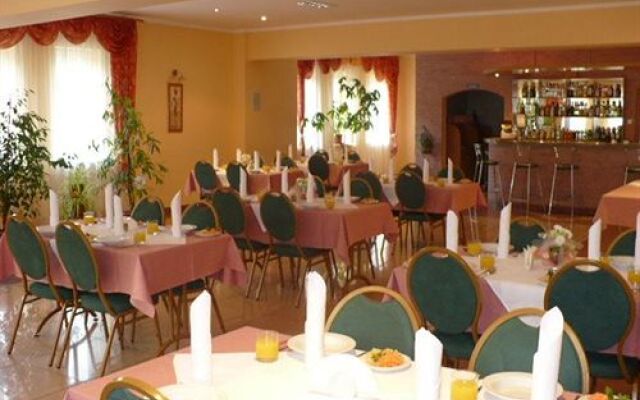 Tailor Hotel Sport & Conference