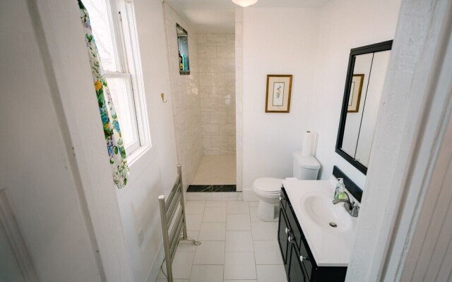 The Gilded Drifter Inn