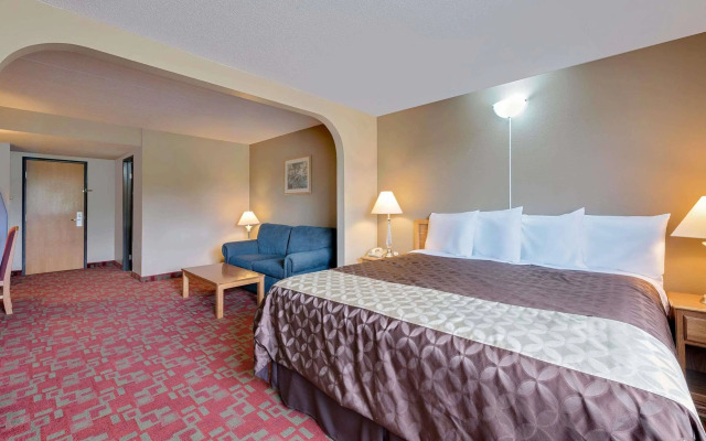 Travelodge by Wyndham Grand Forks