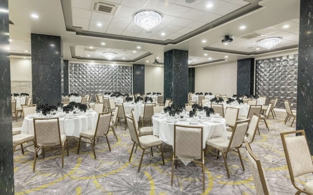 Hilton Garden Inn Wichita Downtown