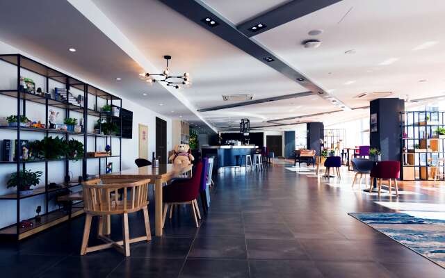 Campanile Hotel Wuxi Huishan Ancient Town Jinlong square
