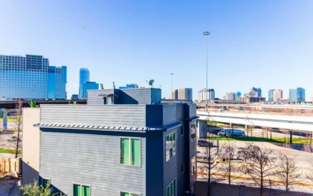 2-Bedroom Downtown Dallas Townhome