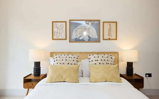 The South Wimbledon Escape - Lovely 3bdr With Balcony