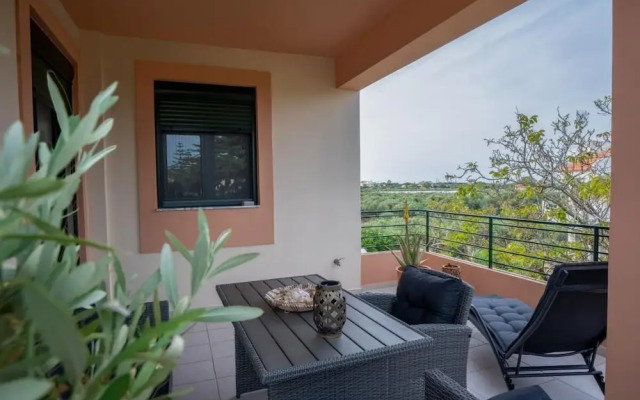 Helen Sweet Home in Kounoupidiana