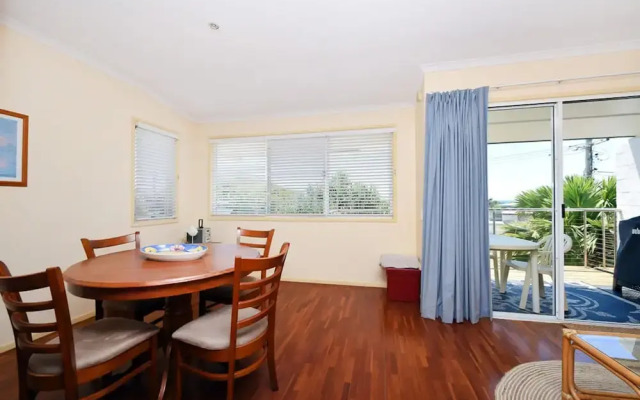 Sunbright 2/5 Petrel Street