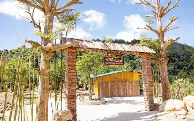 Scent Chalet D - Village
