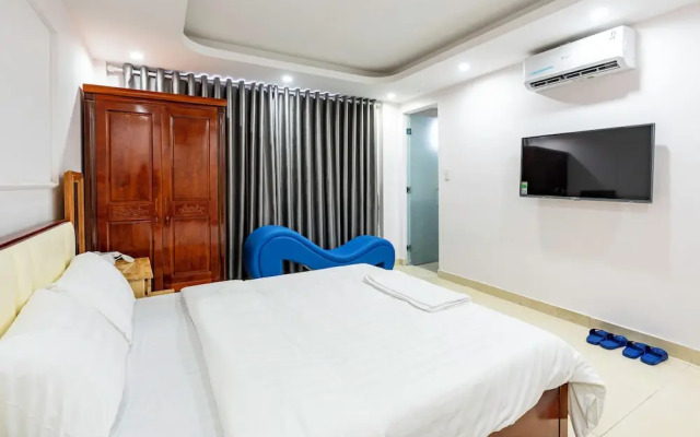 Light Hotel