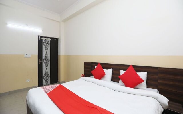 OYO 44000 The Nest - Knowledge Park