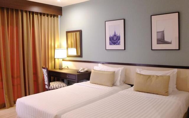Evergreen Place Siam by UHG