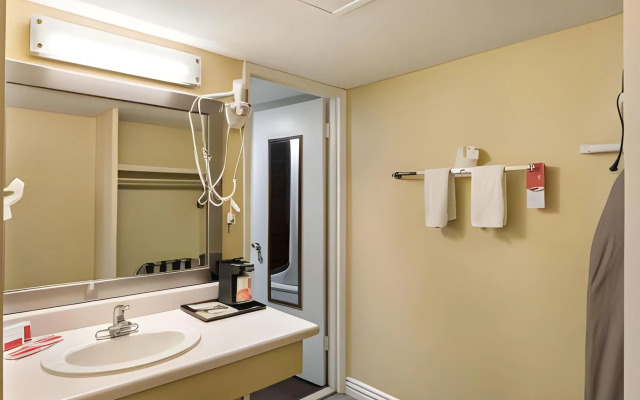 Kings House Motor Hotel