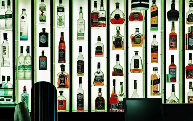 Grauer Bar