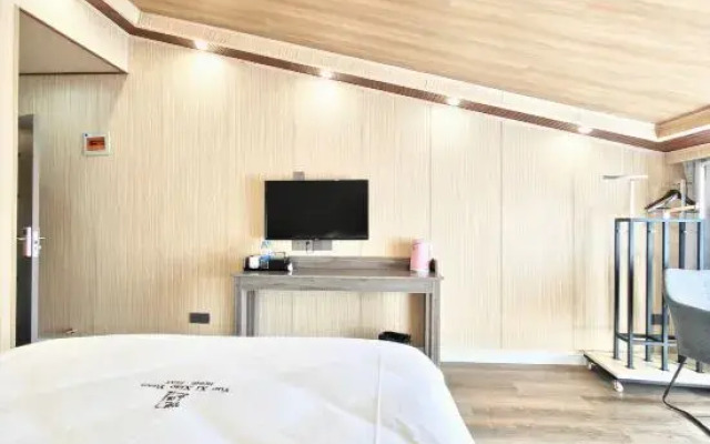 Xiao Die Qian Xun Hostel