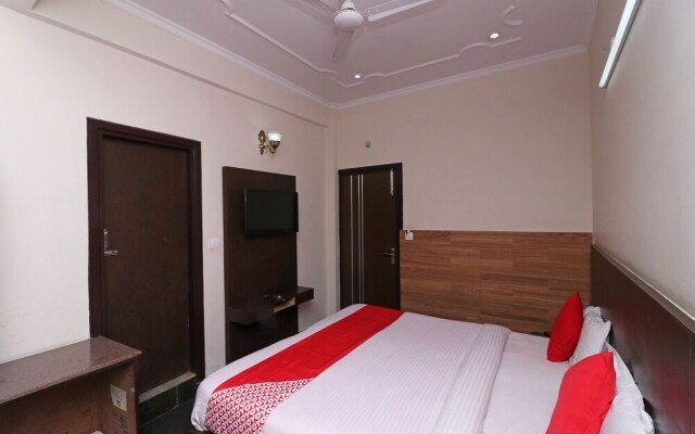 OYO 31120 Hotel Royale India