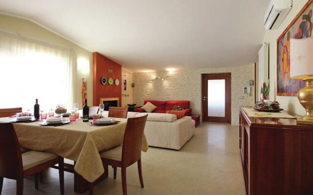 villa with private pool and air conditioning