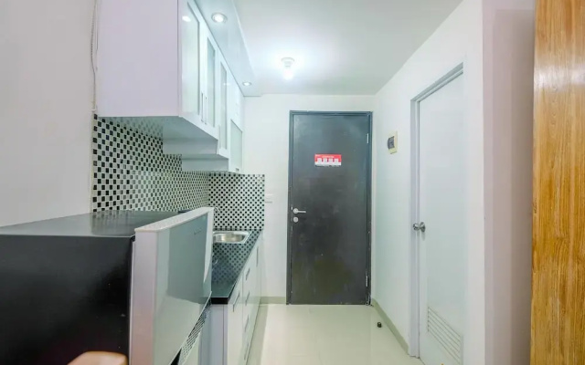 Homey And Cozy Studio At Park View Condominium Apartment