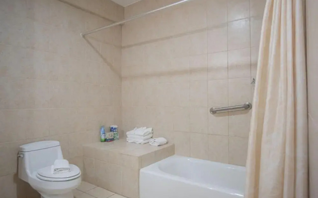 NEW Bay Harbor Studio 206