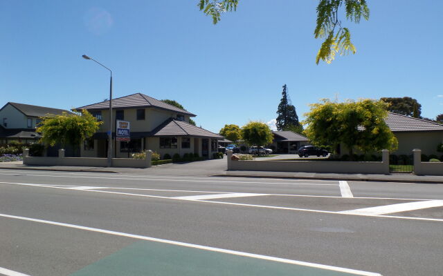 Centre Court Motel