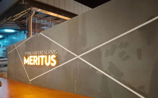 Preferred30 3R2B 7pax Meritus Perai