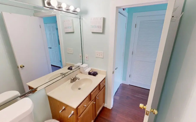 Sandpiper Cove 8113 Studio Bedroom Condo by RedAwning