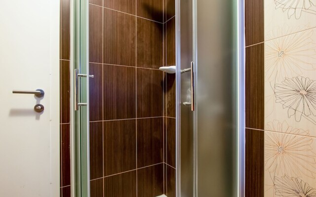 Lovely Apartment in Novalja with Patio near Sea Beach