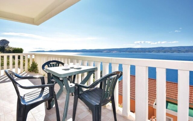 Emilie's House And Apartment