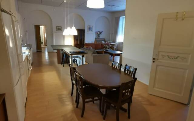 Immaculate Residence 5-bed Apartment in Kotka