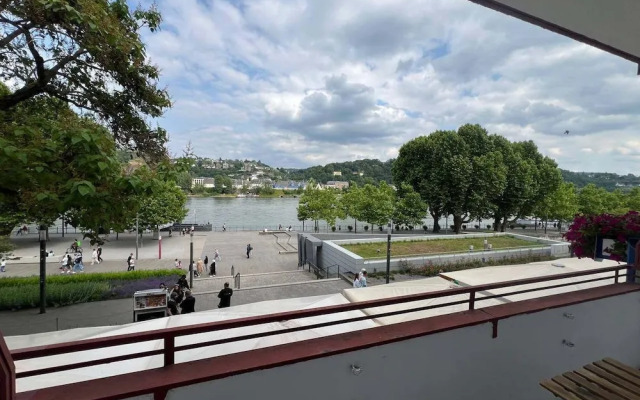 Riverside Retreat in Koblenz