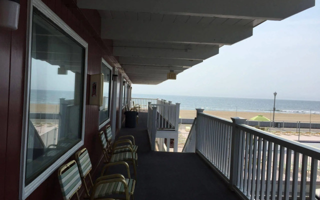 Fish Tales Boardwalk Inn