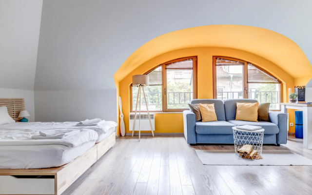 Park Loft next to Eagle's Bridge