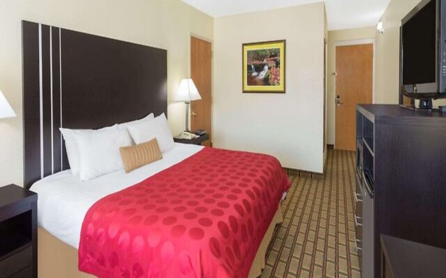 Ramada by Wyndham Asheville Southeast