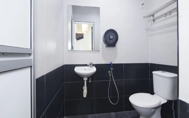 OYO 498 D&F Boutique Hotel Senawang