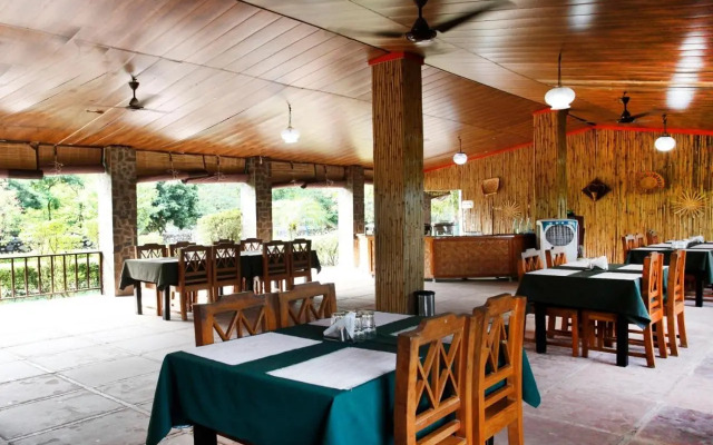 Rhea Safari Lodge