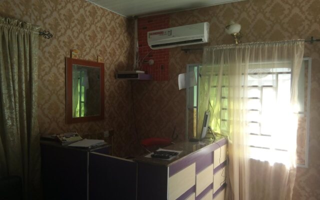 Danison Suites