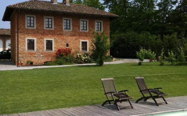 B&B Cascina Gaione Via Gallina,18b 12052 Neive cn