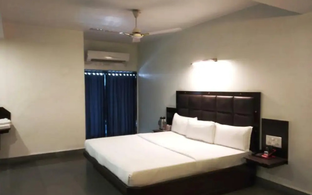 STARiHOTELS Railway Station Surat