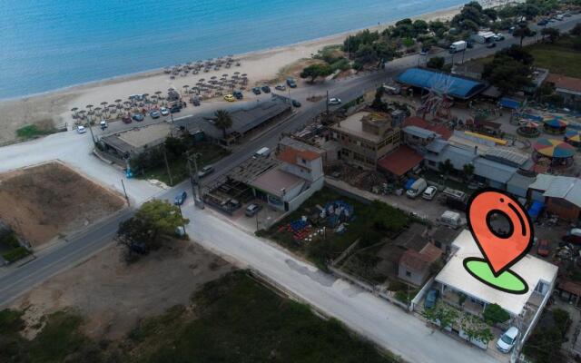 House 1 minute away from the beach