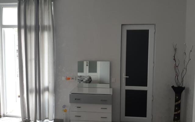 Guest House 51