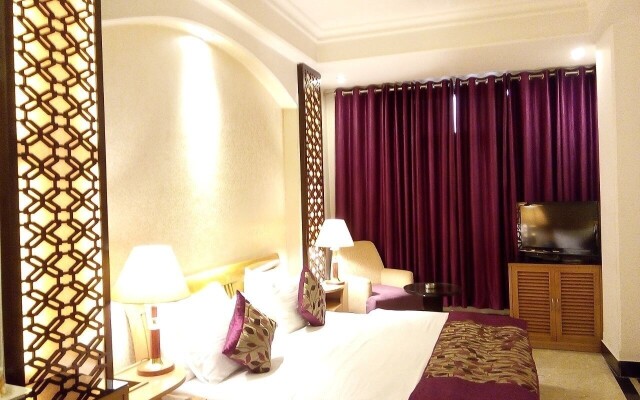 Hotel Emperor Palms at Karol Bagh