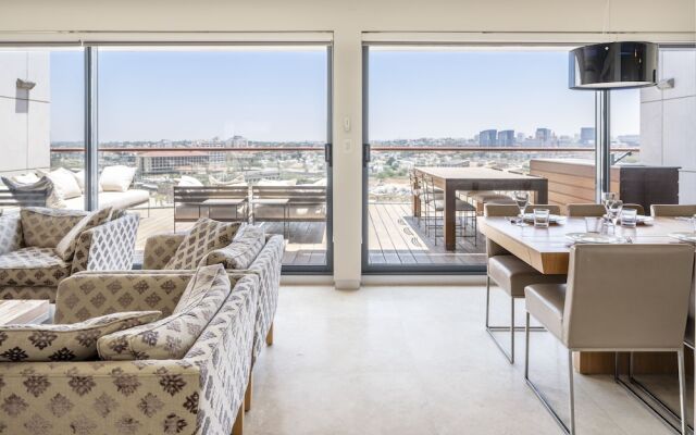 Panoramic Sea View W Pool & Gym Access