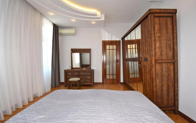 Прекрасная 4-ех комнатная квартира в самом центре