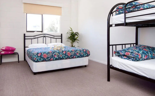 Bayplay Apartments & Group Retreat - Portsea
