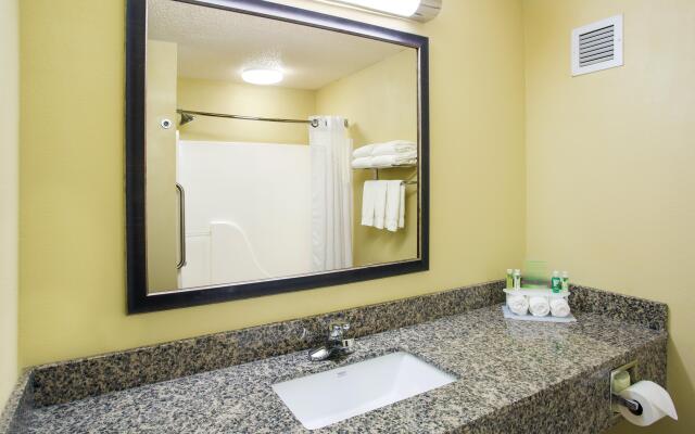 Holiday Inn Express & Suites Martinsville, an IHG Hotel