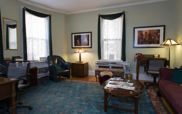 Irving House At Harvard