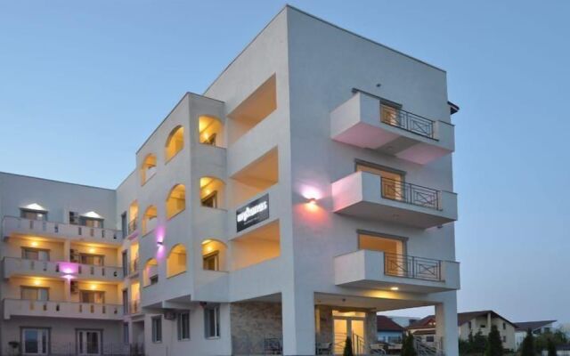 Mykonos Mamaia Boutique Villa Hostel