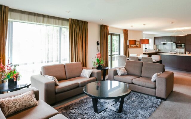 Village Lake Apartments