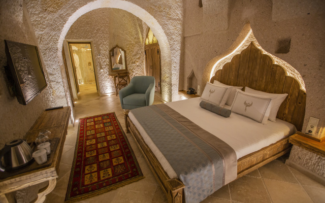 Nino Cave Suites