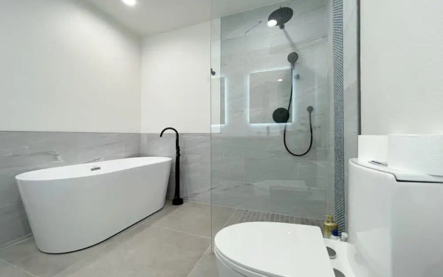 @ Marbella Lane - Contemporary Sophisticated Home