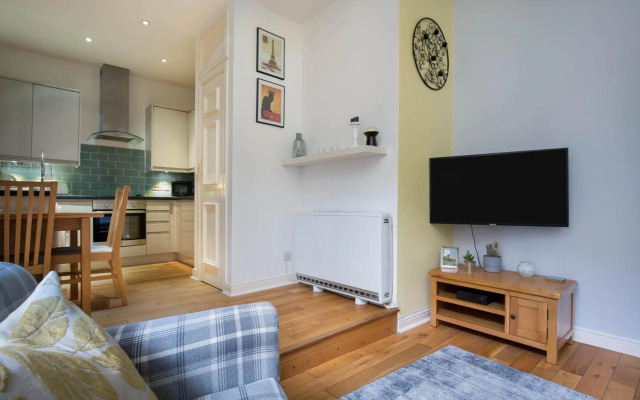 Sunshine On Leith Apartment